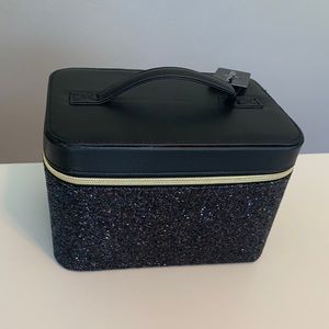 NWT Jade & Deer train case